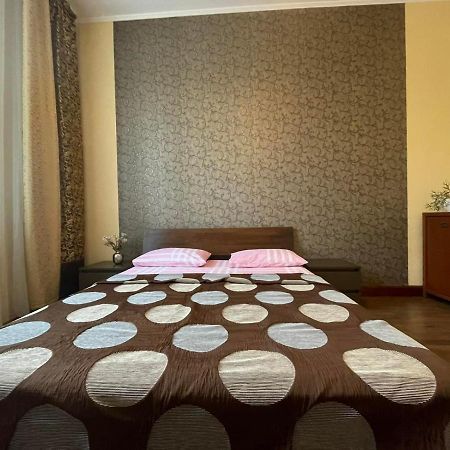 Крехівська 5,Апартаменти В Центрі, Дві Спальні Leopoli Esterno foto